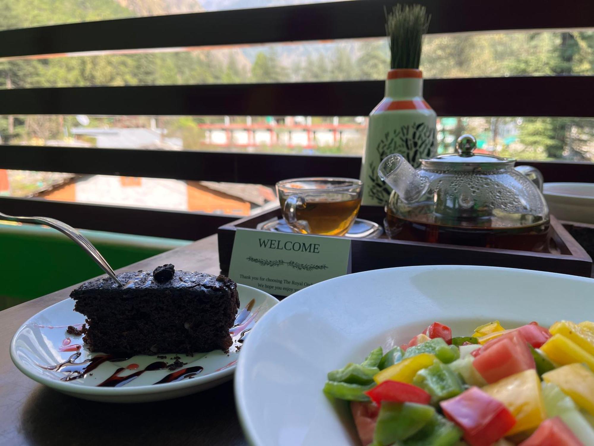 The Royal Orchard Kasol Hotel ภายนอก รูปภาพ