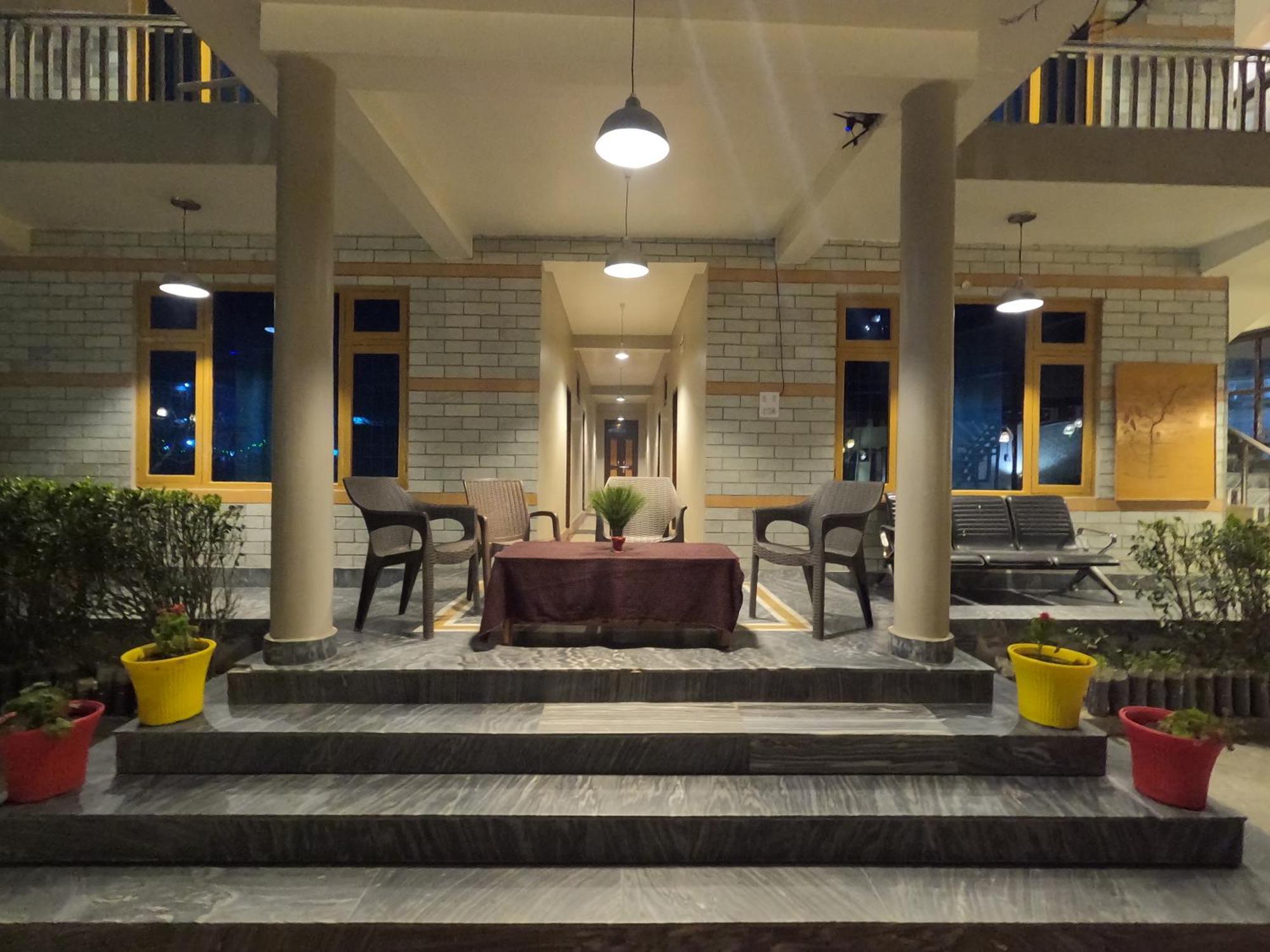 The Royal Orchard Kasol Hotel ภายนอก รูปภาพ