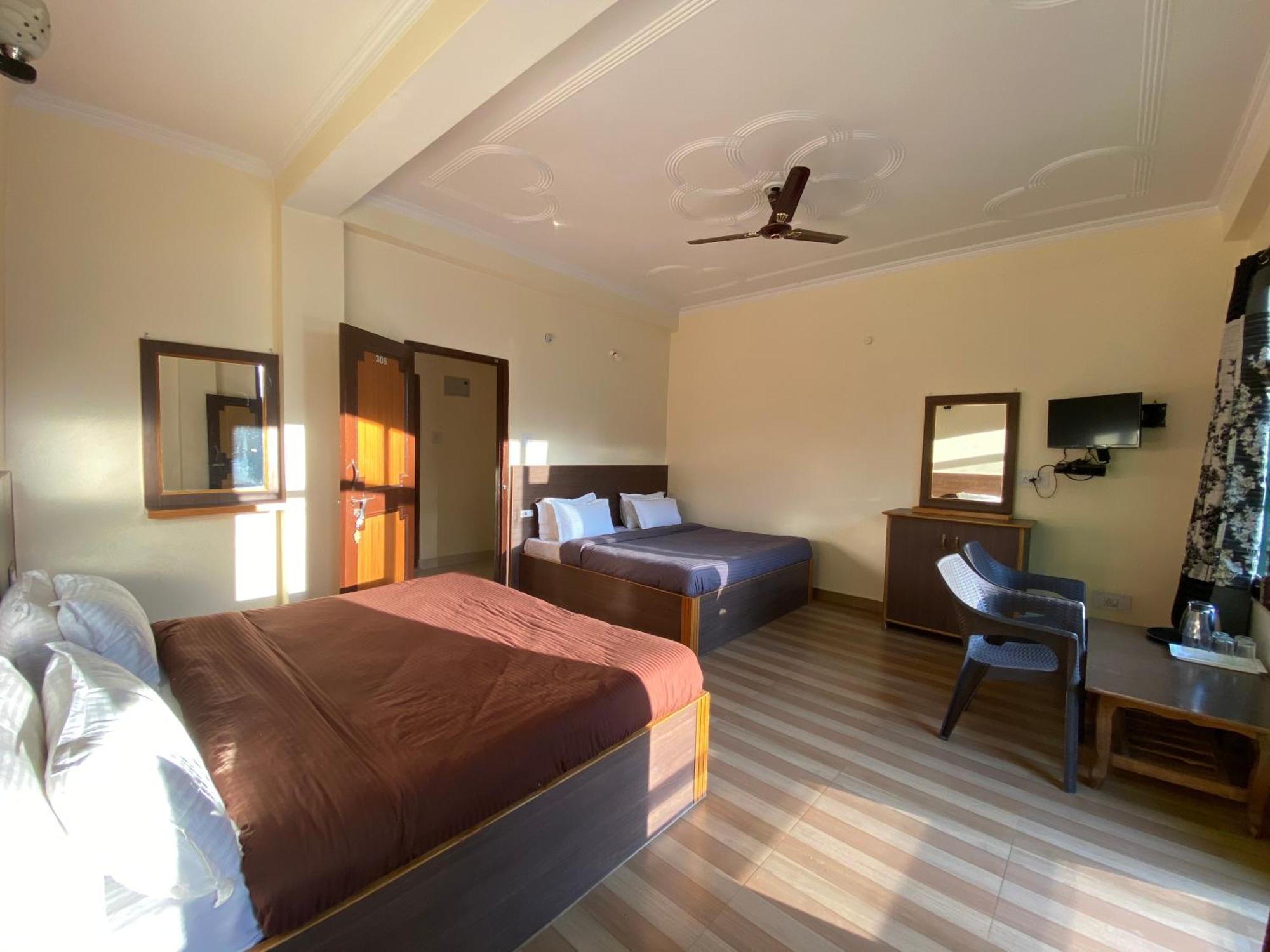 The Royal Orchard Kasol Hotel ภายนอก รูปภาพ