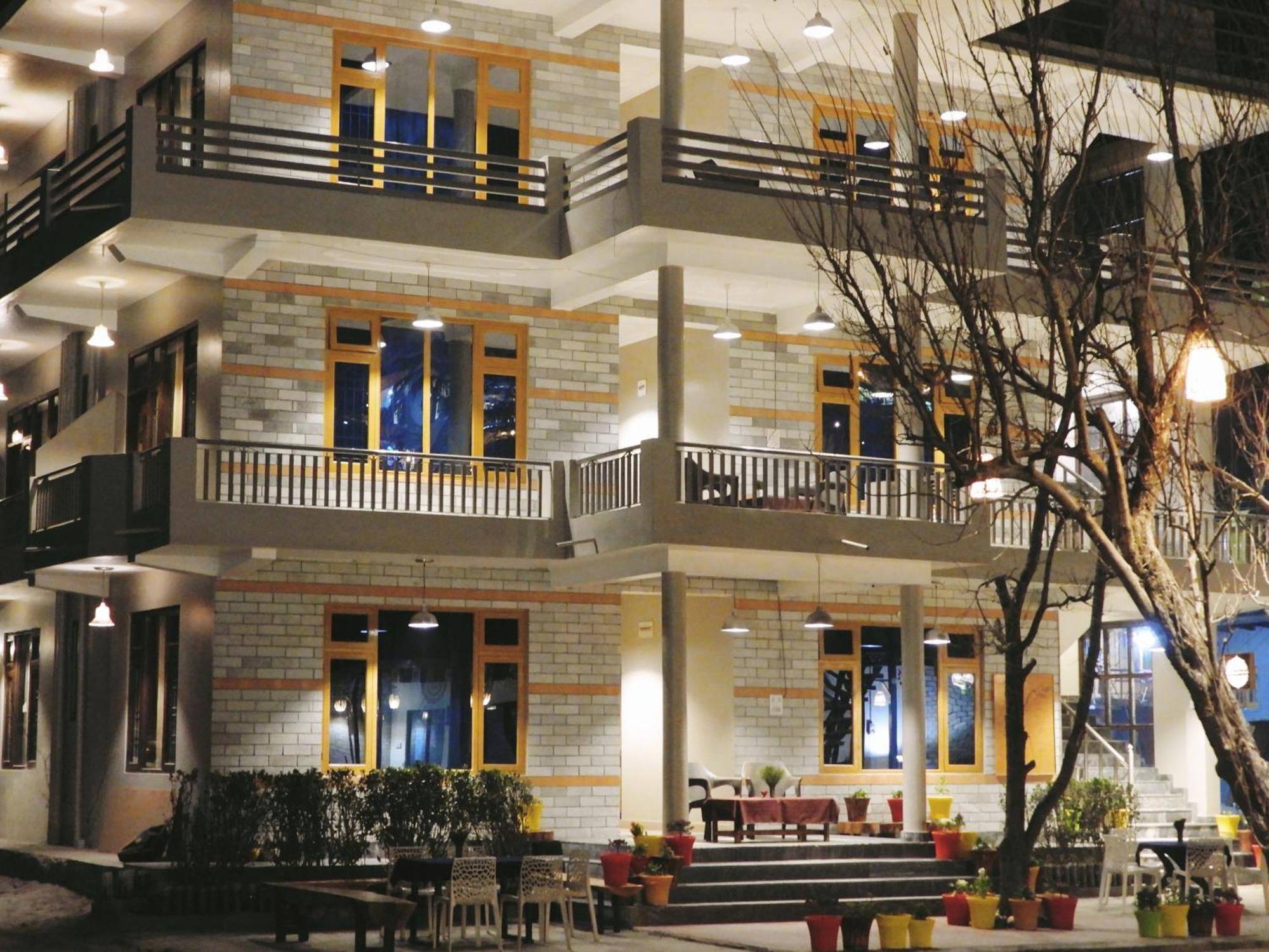 The Royal Orchard Kasol Hotel ภายนอก รูปภาพ
