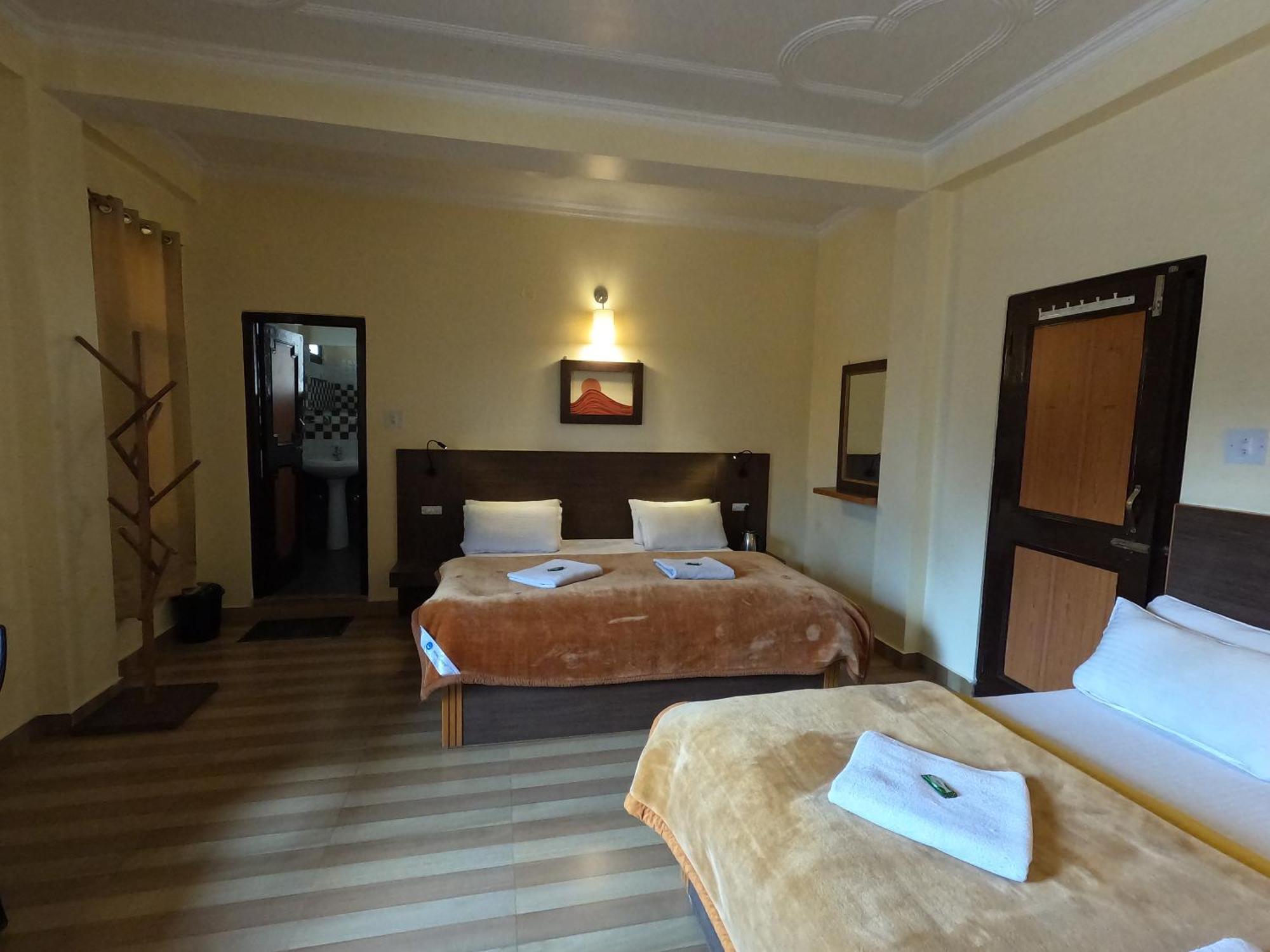 The Royal Orchard Kasol Hotel ภายนอก รูปภาพ