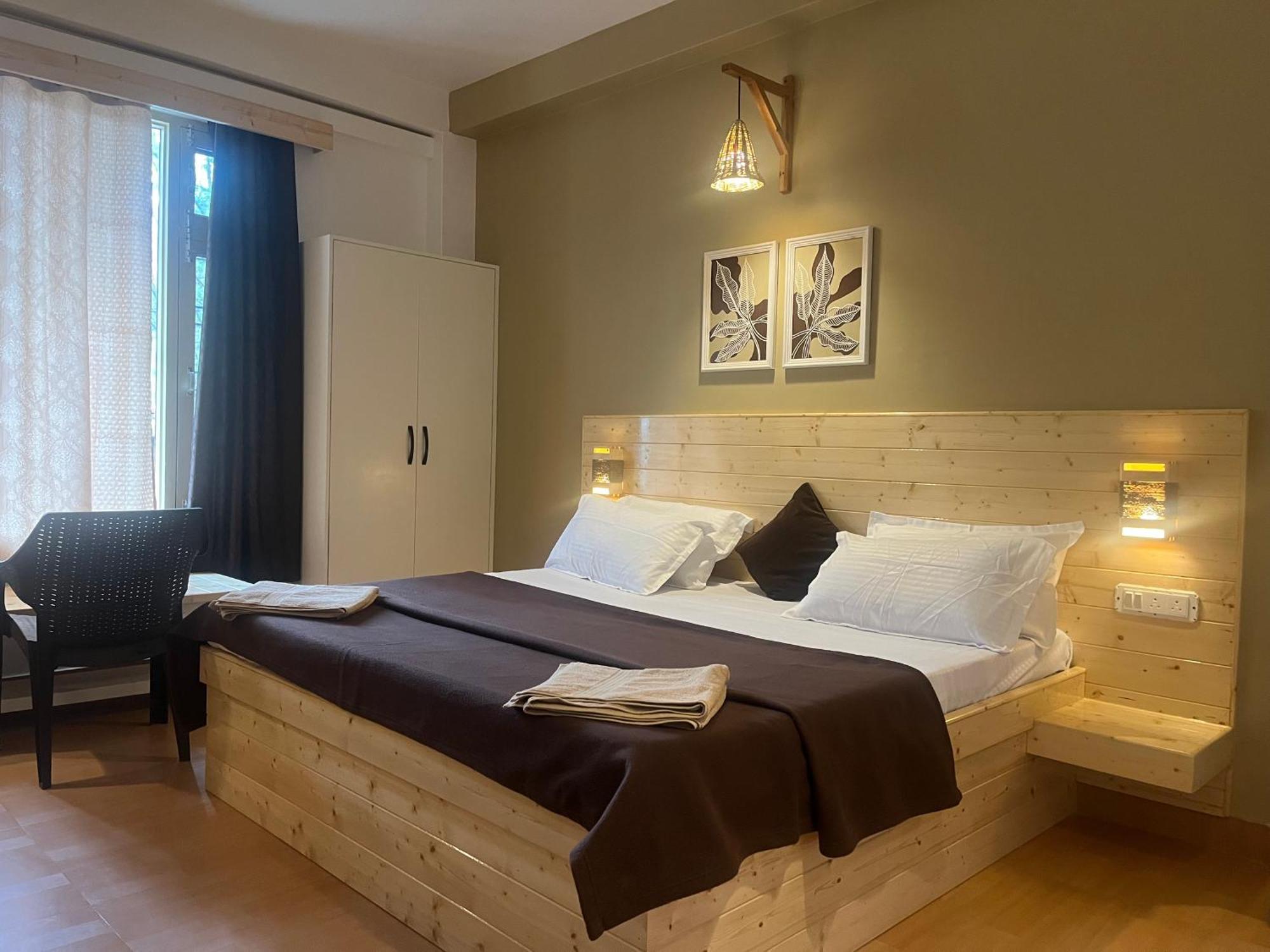 The Royal Orchard Kasol Hotel ภายนอก รูปภาพ