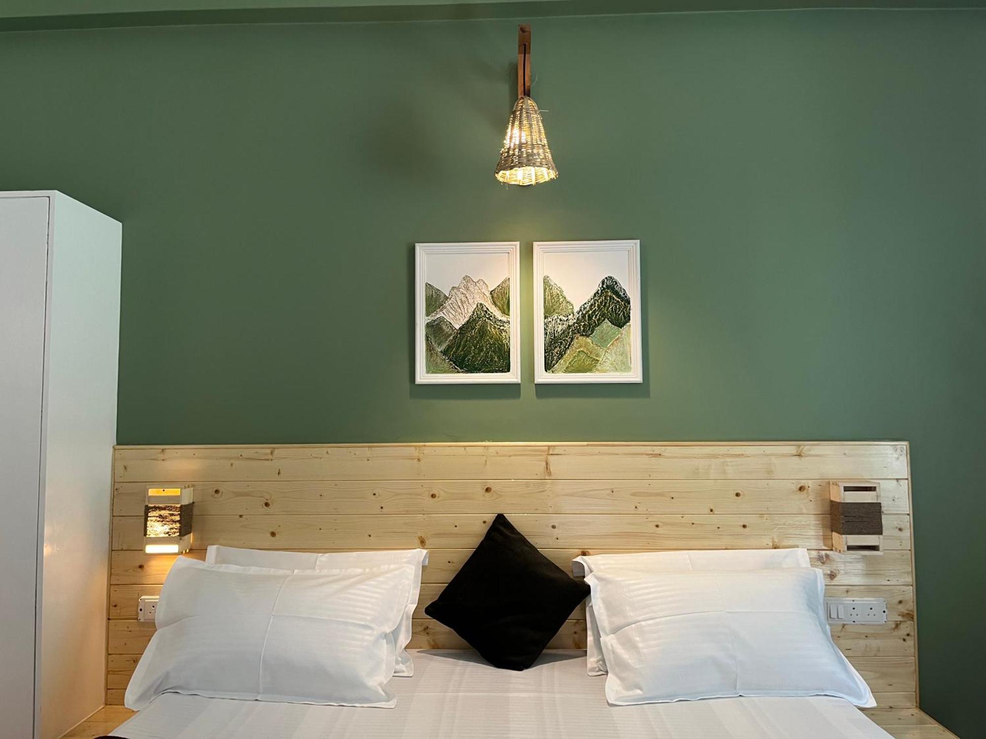 The Royal Orchard Kasol Hotel ภายนอก รูปภาพ