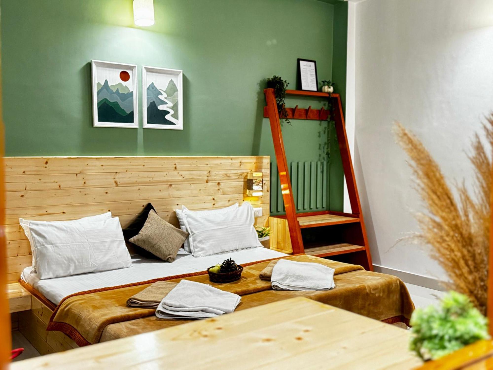 The Royal Orchard Kasol Hotel ภายนอก รูปภาพ