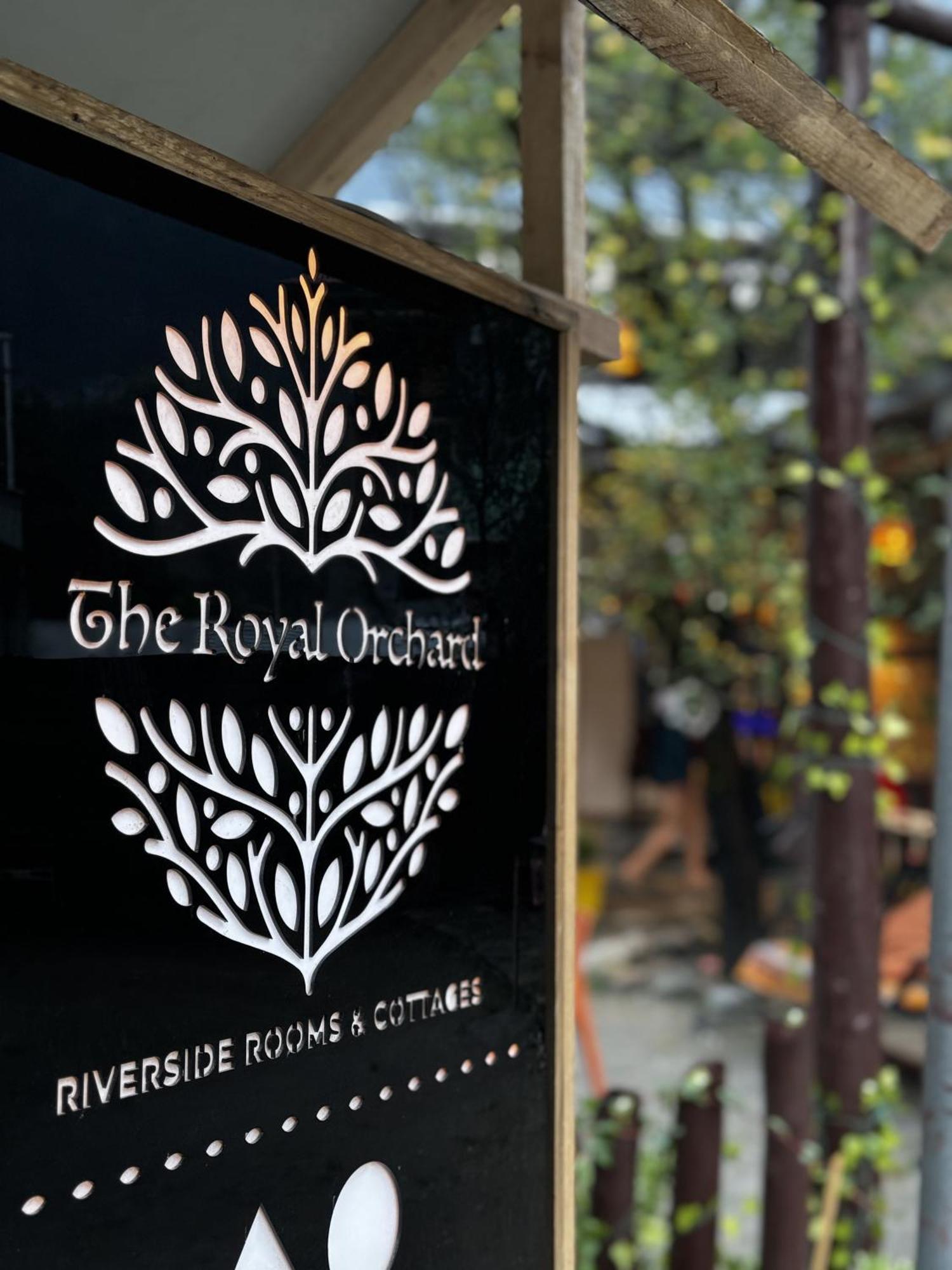 The Royal Orchard Kasol Hotel ภายนอก รูปภาพ
