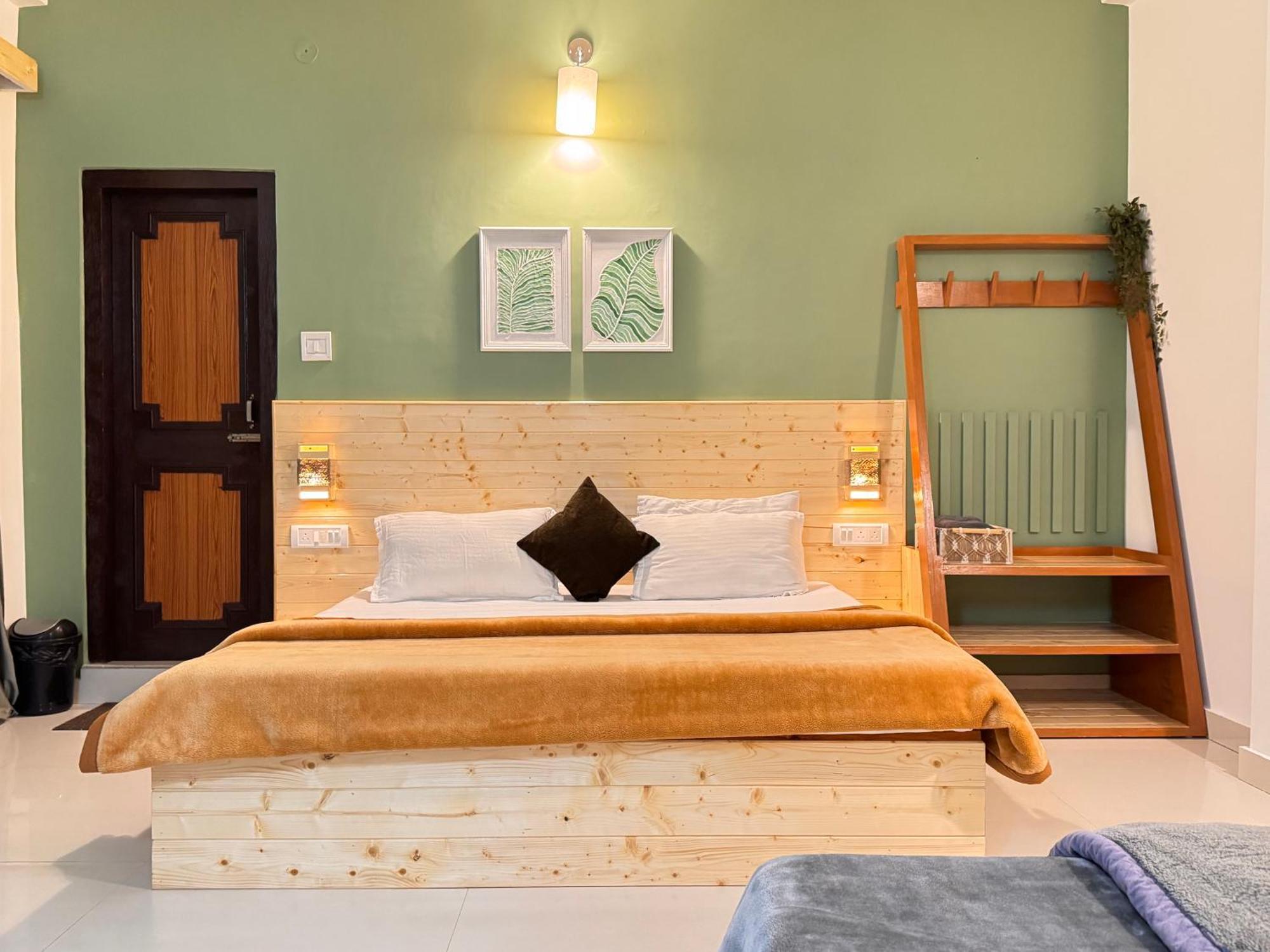 The Royal Orchard Kasol Hotel ภายนอก รูปภาพ